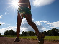  Für Jogger gilt, dass ihre Ernährung möglichst abwechslungsreich und vollwertig sein sollte, mit viel Gemüse und Obst und gelegentlich Fleisch und Fisch.